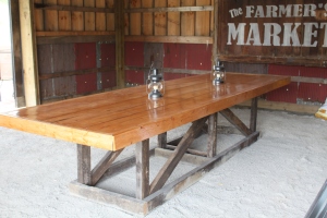 With the large size of the open room - we can even bring in our barn table to host a big meal if needed :)